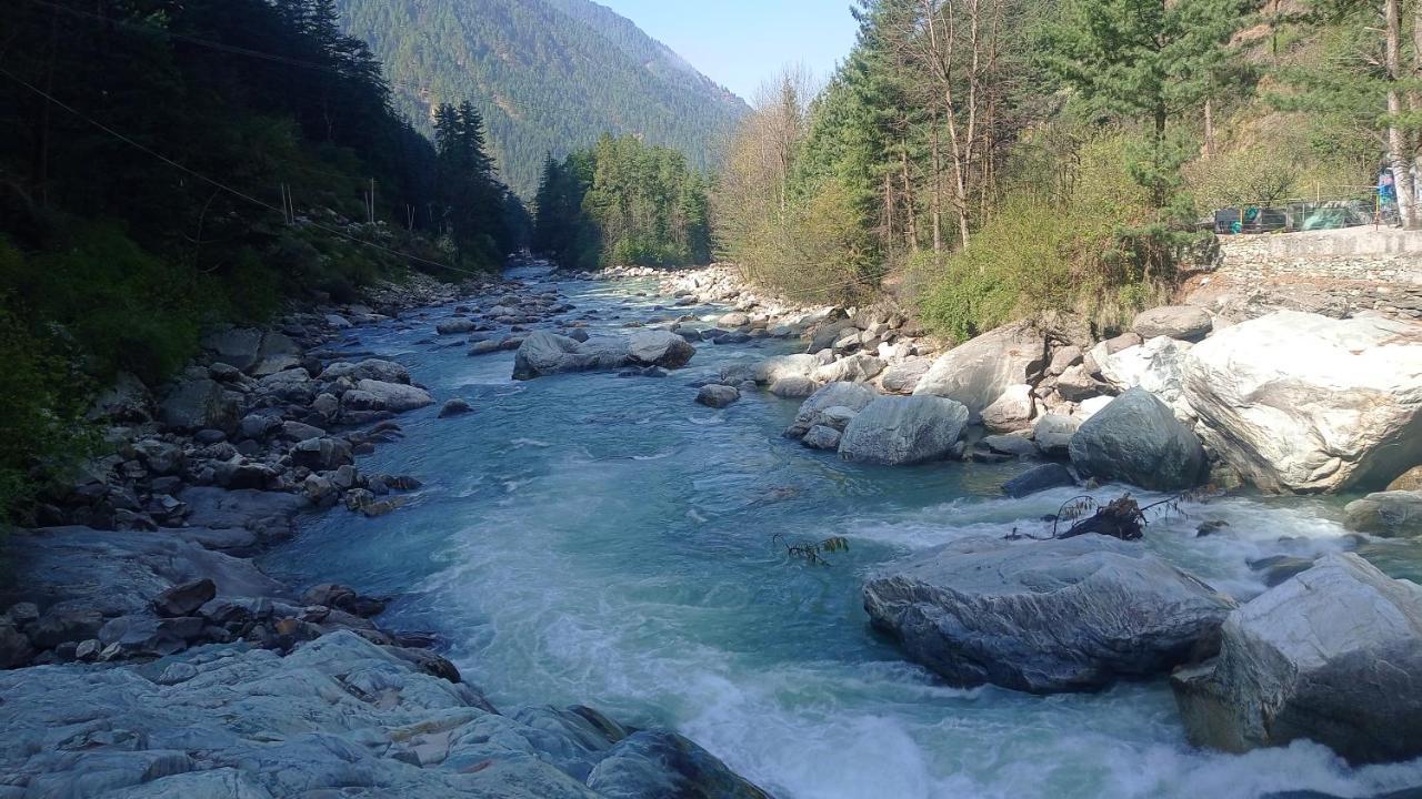 Chojh Inn Cafe & Homestay Kasol Exterior foto